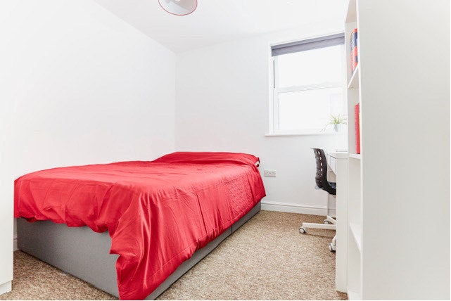 Ensuite Double Room in Stokescroft Main Photo