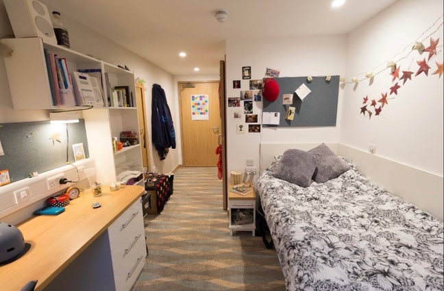 Lovely Student Room in Prime Edinburgh Location Main Photo
