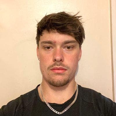 Professional Male seeks a double room Main Photo