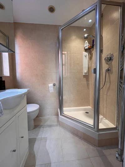 Spacious double with ensuite Main Photo