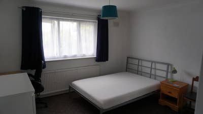 Good sized double room in Eastham Main Photo