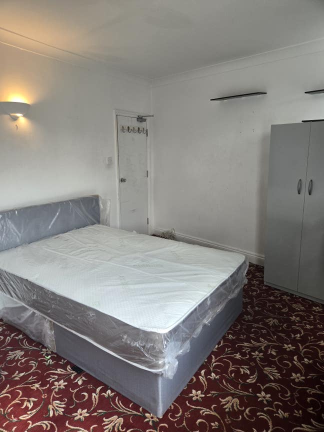 A Double room to let in Catford Main Photo