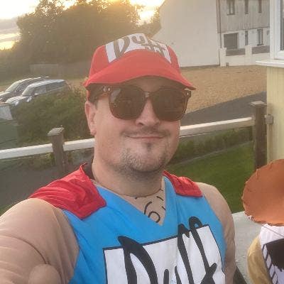 Professional Male seeks a double room Main Photo