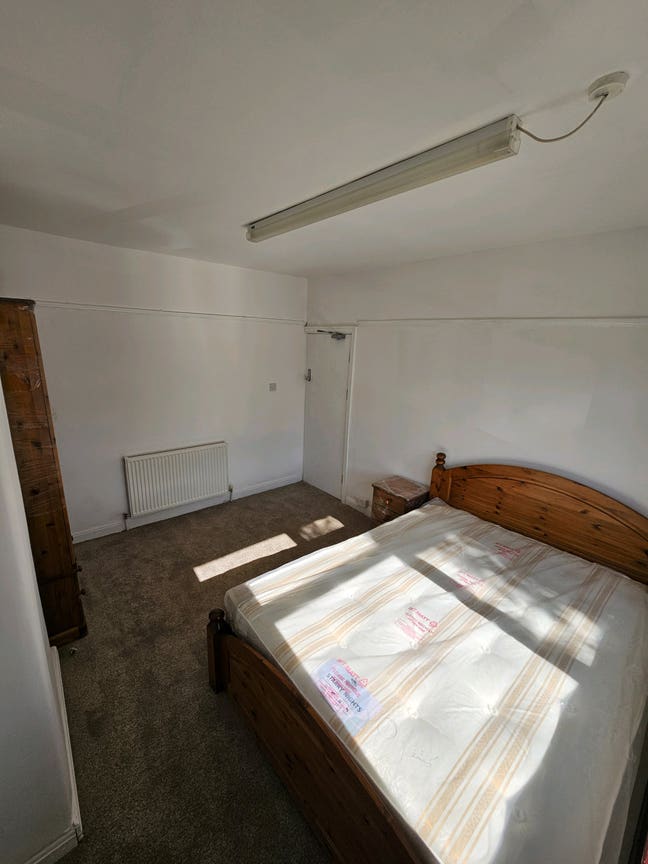 Spacious double room in Old Trafford Main Photo