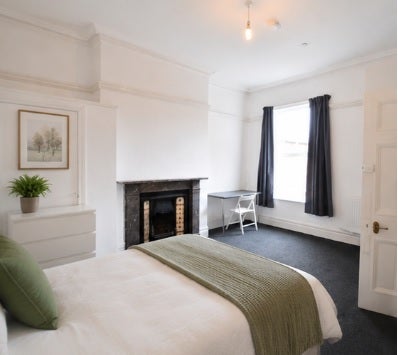 🏡 Huge Victorian Double Rooms + Great Location! Main Photo