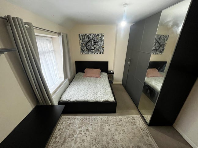 1 Double bedroom to rent Main Photo