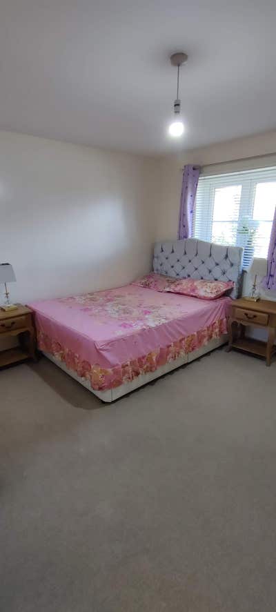 Room available in lovely location  Main Photo