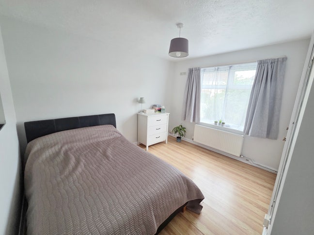 Newly Decorated Double – Professional Houseshare Main Photo