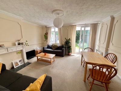 Couples room available in flat just off Vicky Park Main Photo