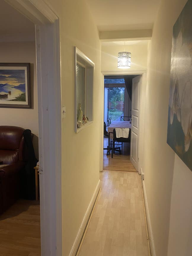 Lovely , quiet and neat room to let Main Photo