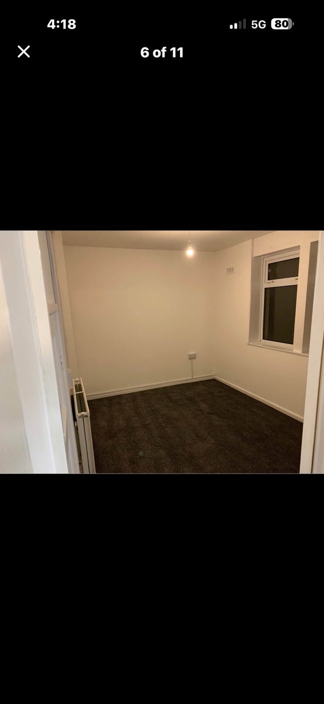 Double room available in Bridgend town area Main Photo