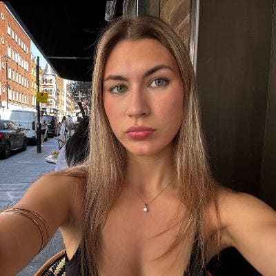 2 female students looking for fun new flat! Main Photo