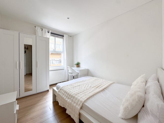 1 stunning doublerooms in Kensington Main Photo