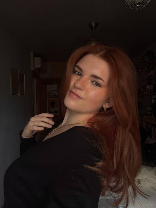 Spanish Teacher Looking for a Friendly Home in Gla Main Photo