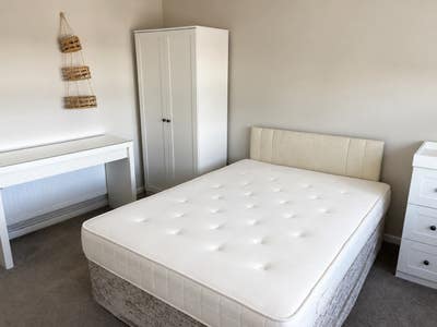 2 Double Rooms | Bills Included | From &pound;595 Main Photo