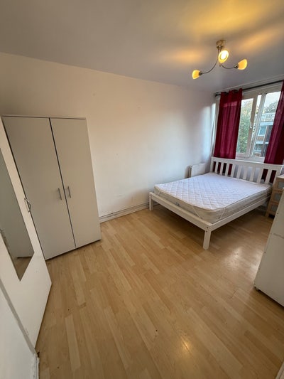 Double room close to Roehampton Library  Main Photo