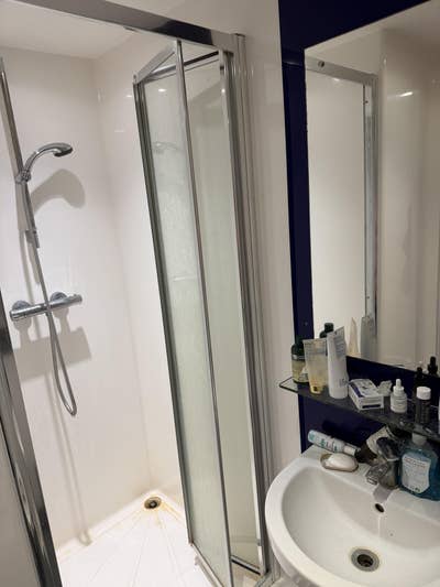 Short-term Ensuite Room Available at Asper Point Main Photo