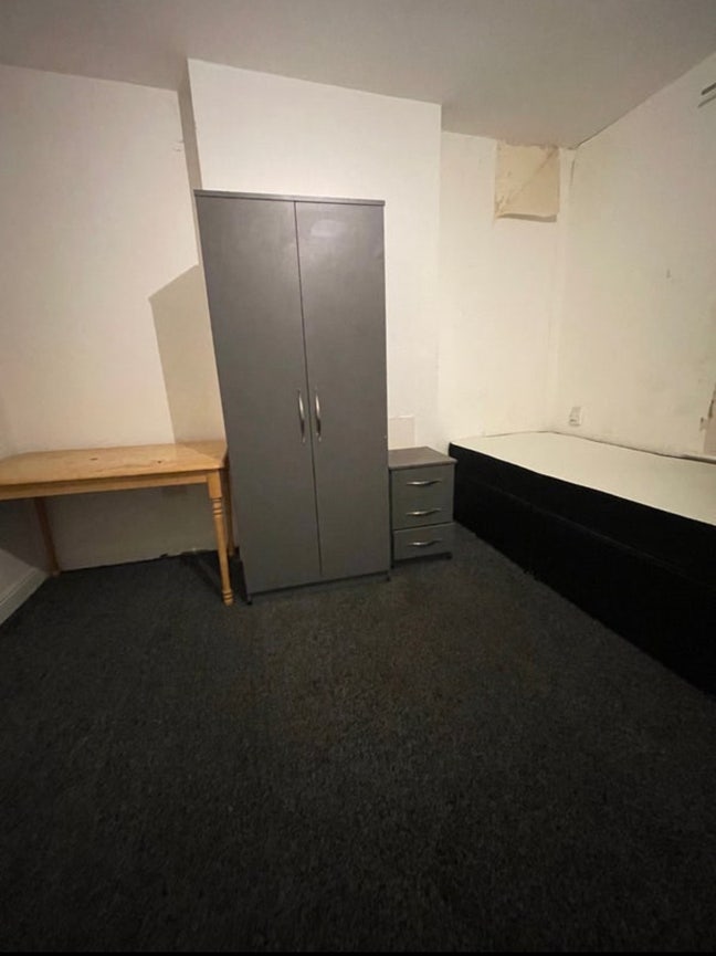Spacious Double Room Birmingham Centrally Located Main Photo