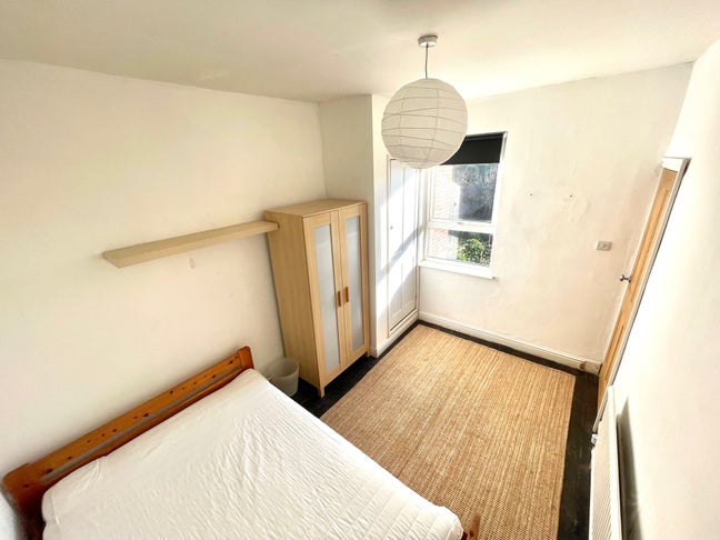 Double Room in Friendly Mid 20’s Houseshare Main Photo