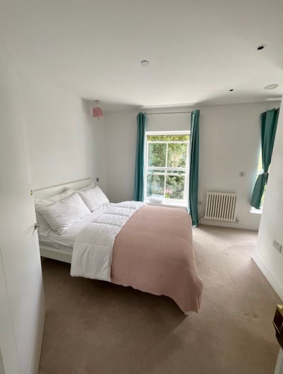 Double En-suite room in Prime location Main Photo