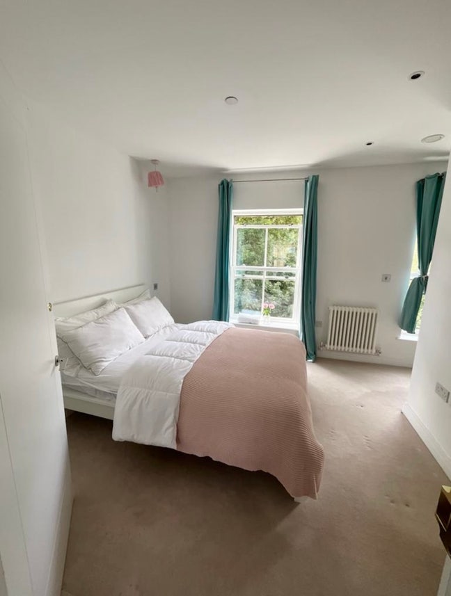 Double En-suite room in Prime location Main Photo