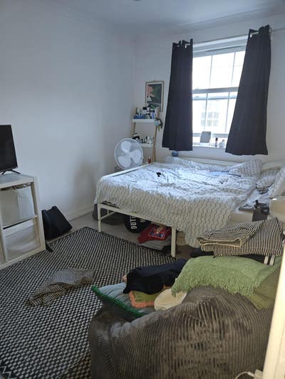 4 Bed House ,3 bathrooms in Great location  Main Photo