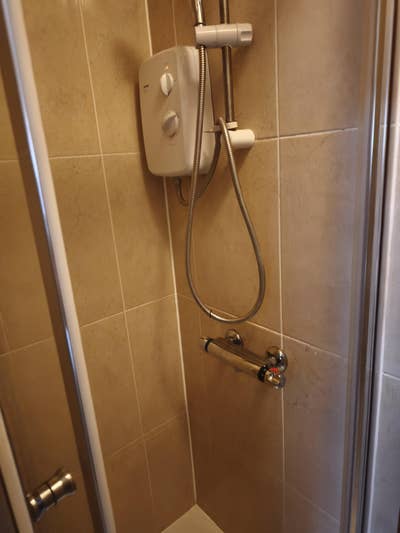 Double Room Private Shower in Manor House- Zone 2 Main Photo