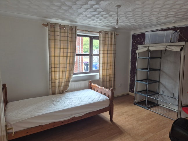 1 Double Room In Ground Floor Flat Main Photo