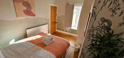 Double Room - Friendly, Shared Townhouse.  Main Photo
