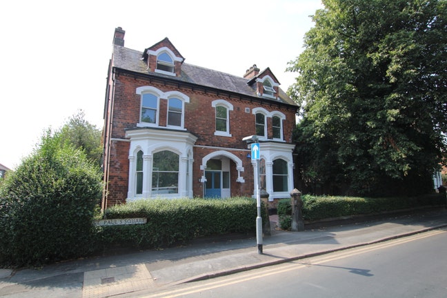 Studio Living near Burton on Trent Main Photo