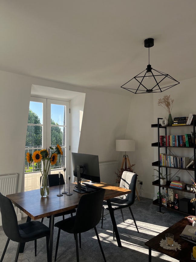 Large Bedroom in 2-bed in Little Venice  Main Photo