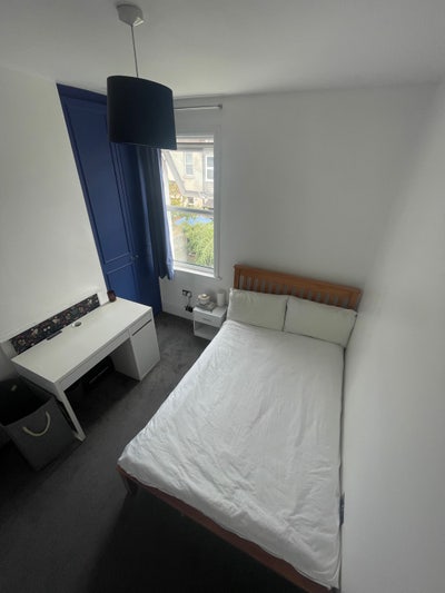 Double Room available in Stratford for a month Main Photo