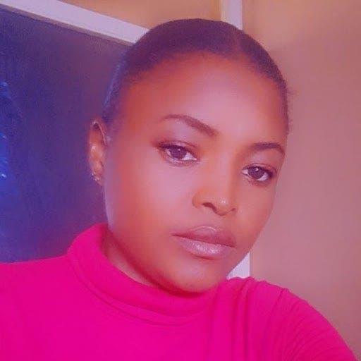 42 year old Female seeks a double room Main Photo