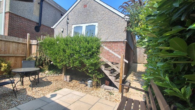 Beautifully converted one-bedroom detached annexe Main Photo