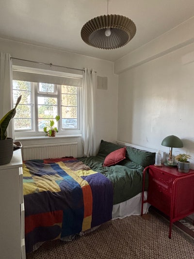 Double bedroom in Stepney Green, East London Main Photo