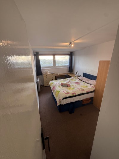 2 Spacious Double Bedrooms for Rent! Main Photo