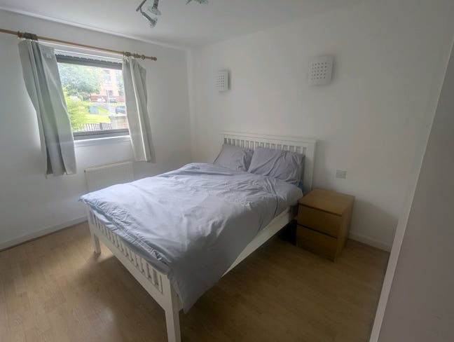 Double Room near West End - Bills included! Main Photo