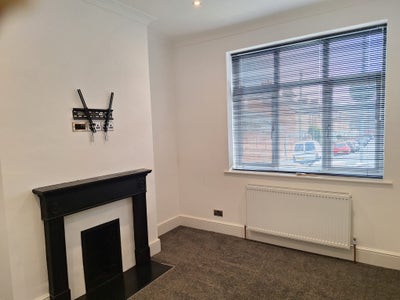 Double Room Available - Newly Renovated Main Photo
