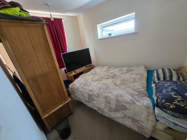 Single room for rent in a shared house Main Photo