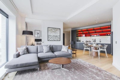 Modern Double Bedroom w/ 2x Pool, Gym & Sauna Main Photo