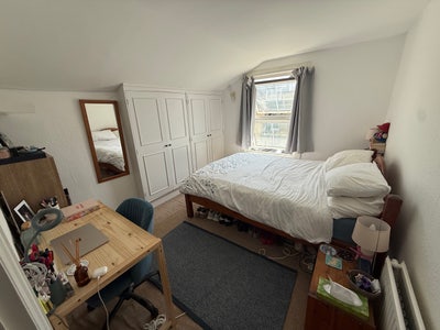 Large Double Bedroom 2 minutes from Clapham Common Main Photo