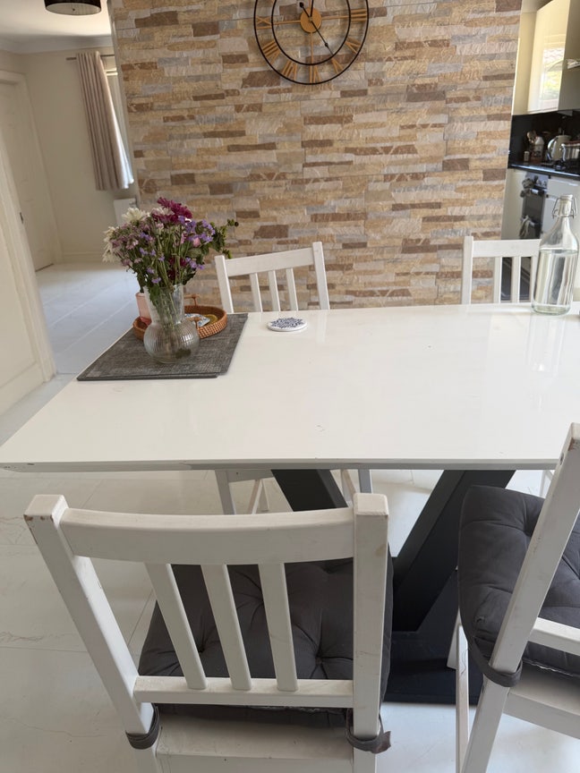 Short term double room en-suite available for rent Main Photo