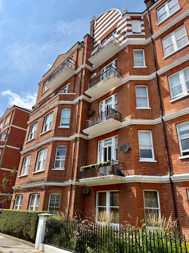 🏡 Large Ensuite Double Room off Battersea Park✨  Main Photo