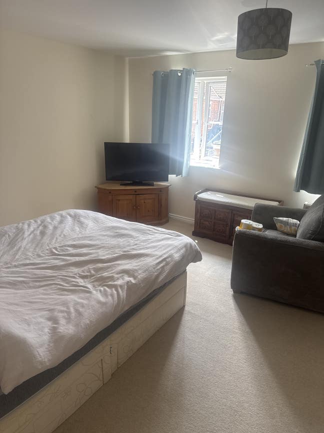 Very clean and tidy house  Main Photo