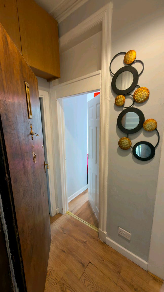 Flat in paisley for rent. Beside UWS University  Main Photo