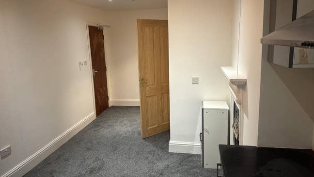 Ensuite Single Room Available – WS2 8DF Main Photo