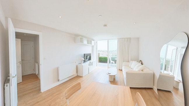Modern 1-Bed Apartment - Private Balcony  Main Photo