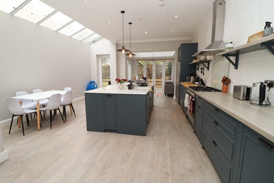 ⚡Luxurious House W Garden + Living Space⚡ Main Photo
