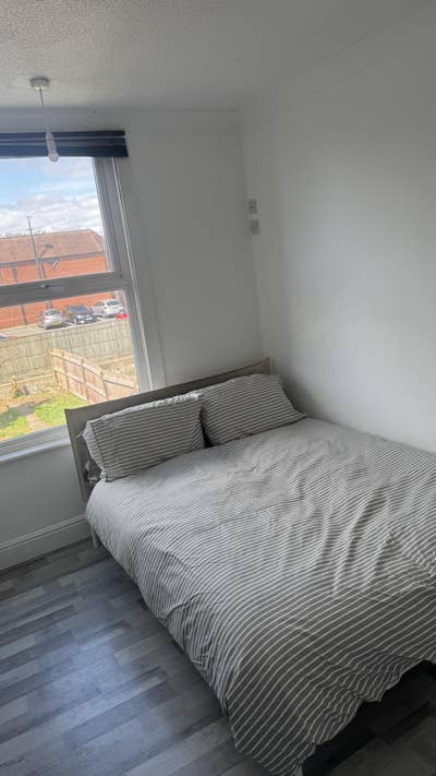 Large double room for rent  Main Photo