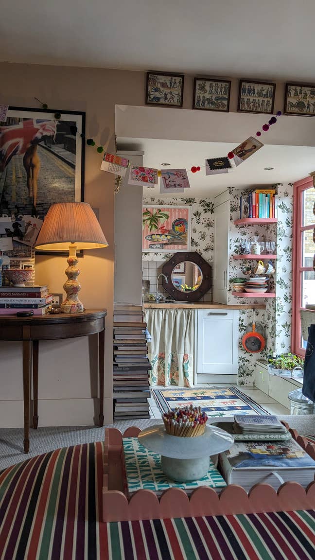 Lovely double room to rent in a Putney cottage Main Photo